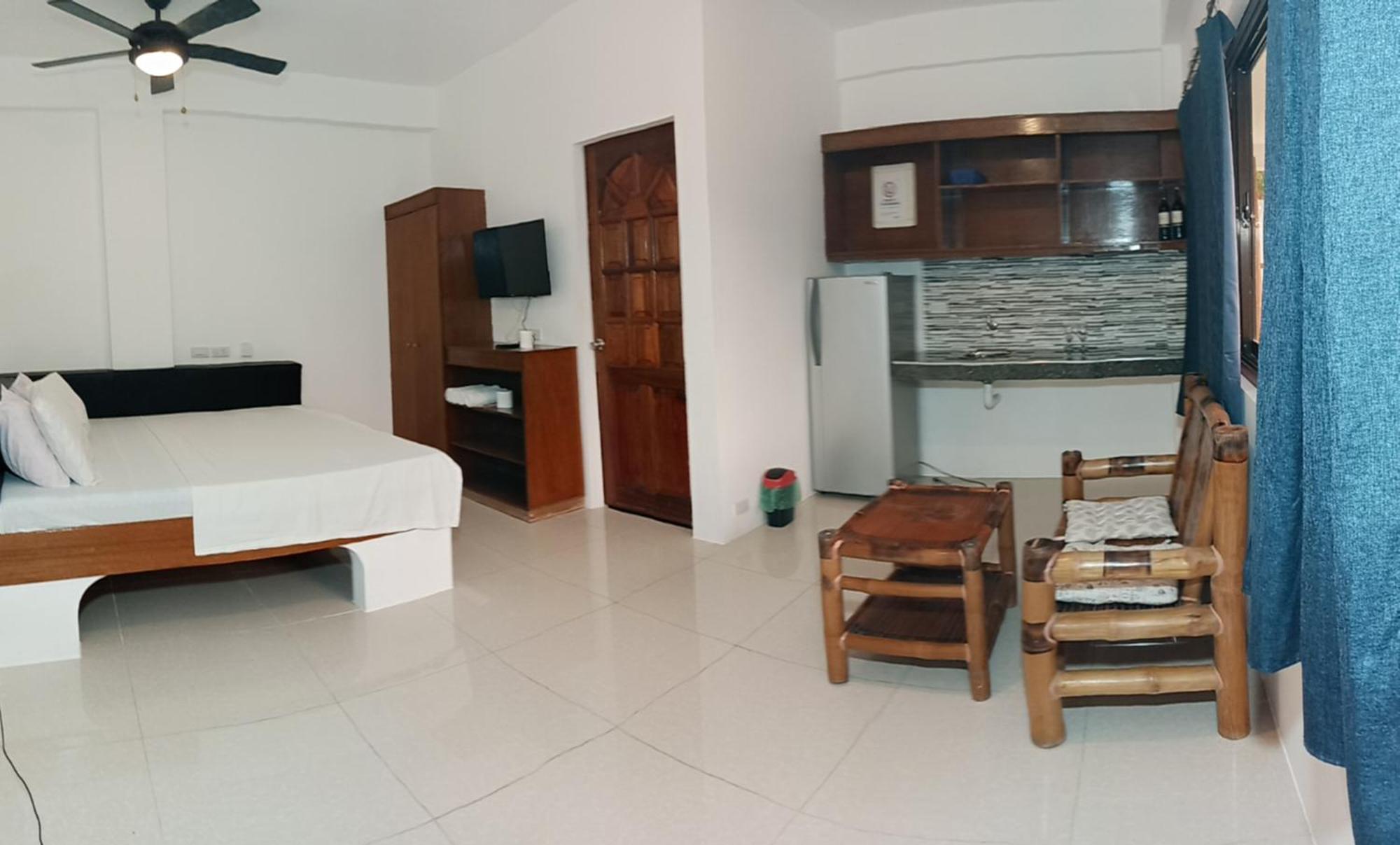Jalyn'S Resort Sabang Puerto Galera Zimmer foto