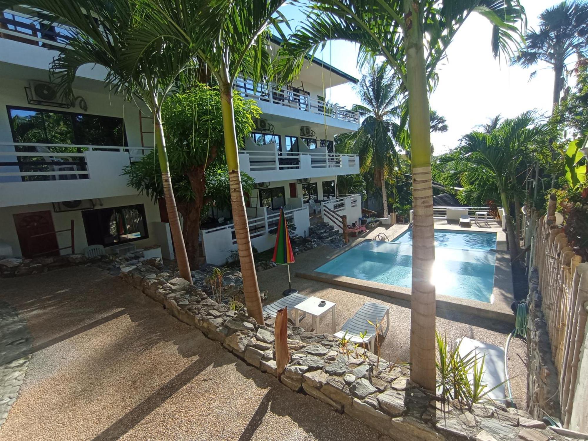 Jalyn'S Resort Sabang Puerto Galera Exterior foto